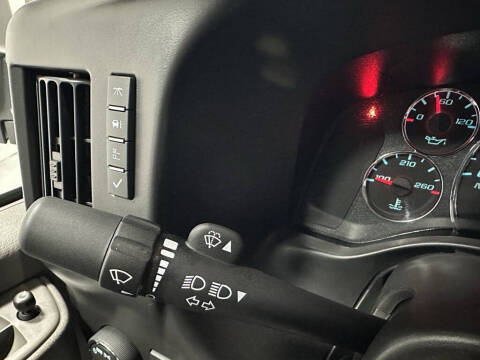 2025 Chevrolet Express LT 3500