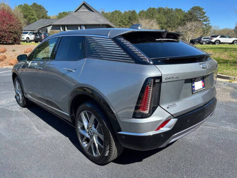 2025 Cadillac OPTIQ Luxury 1