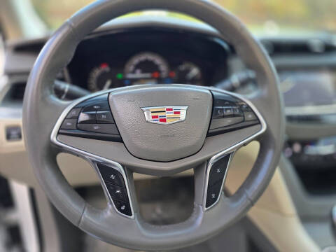 2017 Cadillac XT5 Premium Luxury