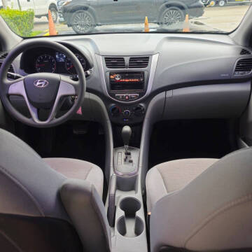 2016 Hyundai Accent SE