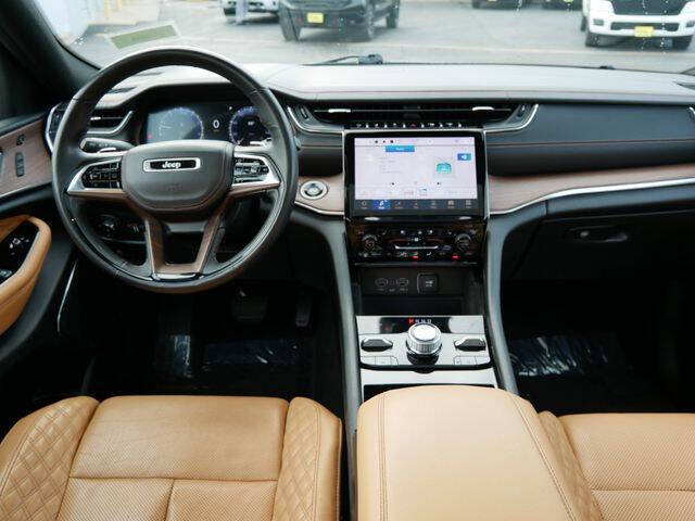 2022 Jeep Grand Cherokee Summit