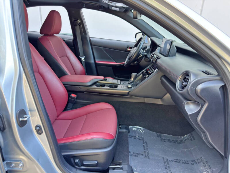2023 Lexus IS 300