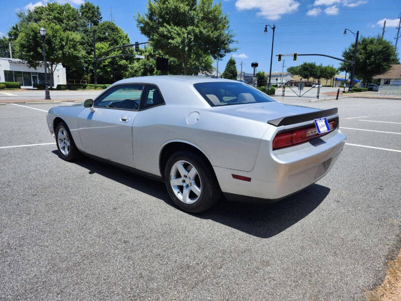 2010 Dodge Challenger SE