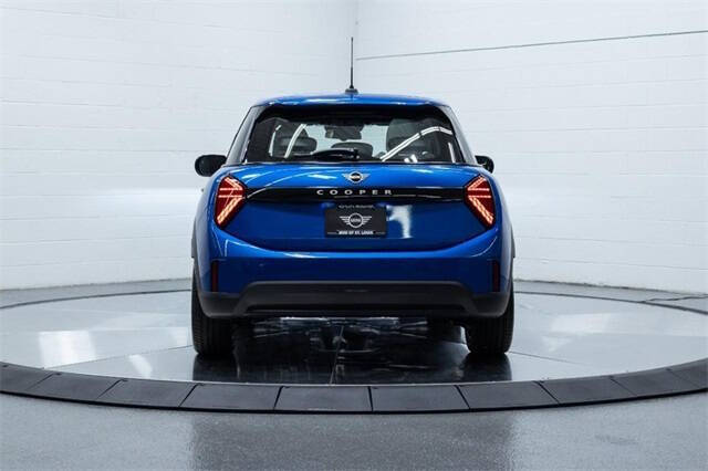 2026 MINI Hardtop 4 Door Cooper Signature Trim