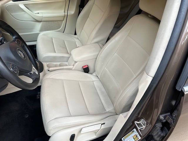 2011 Volkswagen Jetta SportWagen SE PZEV