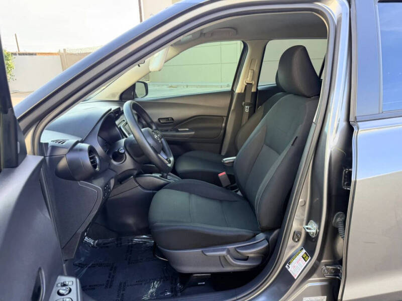 2024 Nissan Kicks S