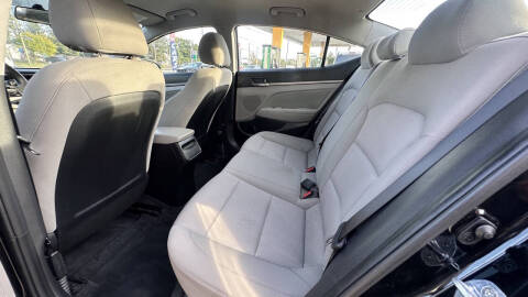 2018 Hyundai Elantra SEL