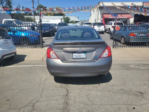 2013 Nissan Versa 1.6 SL
