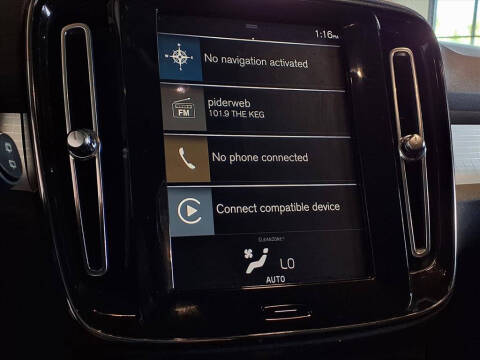 2021 Volvo XC40 T4 Momentum