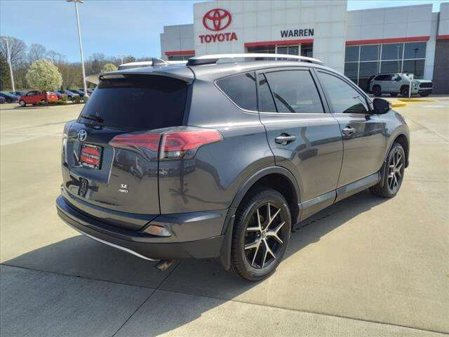2017 Toyota RAV4 SE