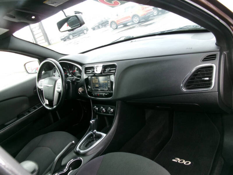 2012 Chrysler 200 Touring