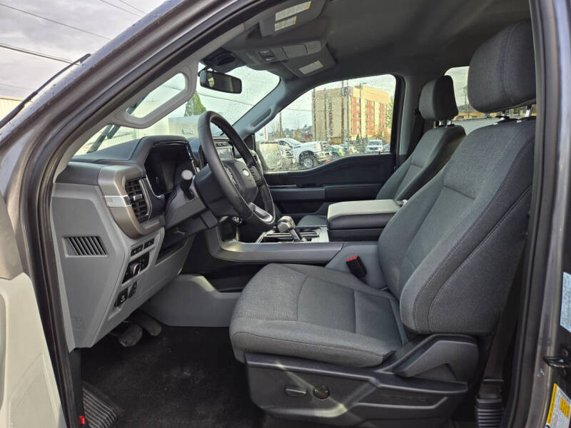 2024 Ford F-150 Lightning XLT