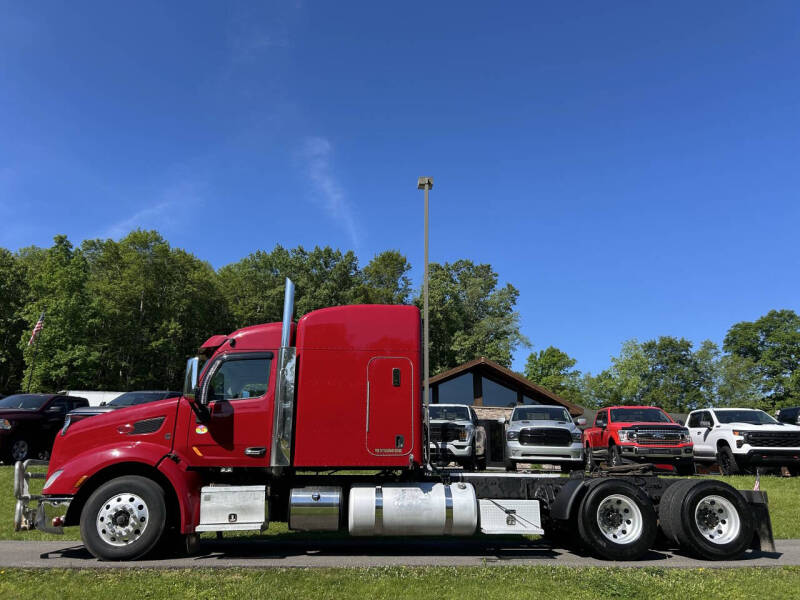 2015 Peterbilt 579 Sleeper Tractor
