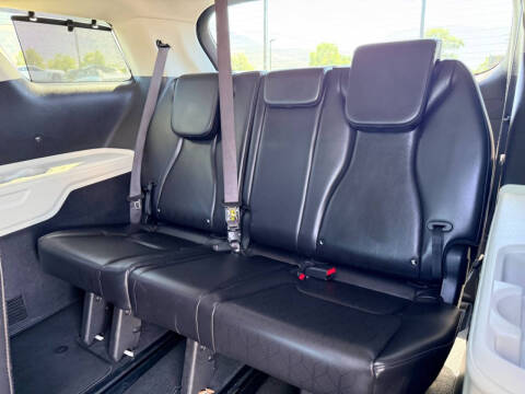 2024 Kia Carnival SX