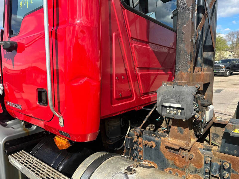 2007 Mack Granite