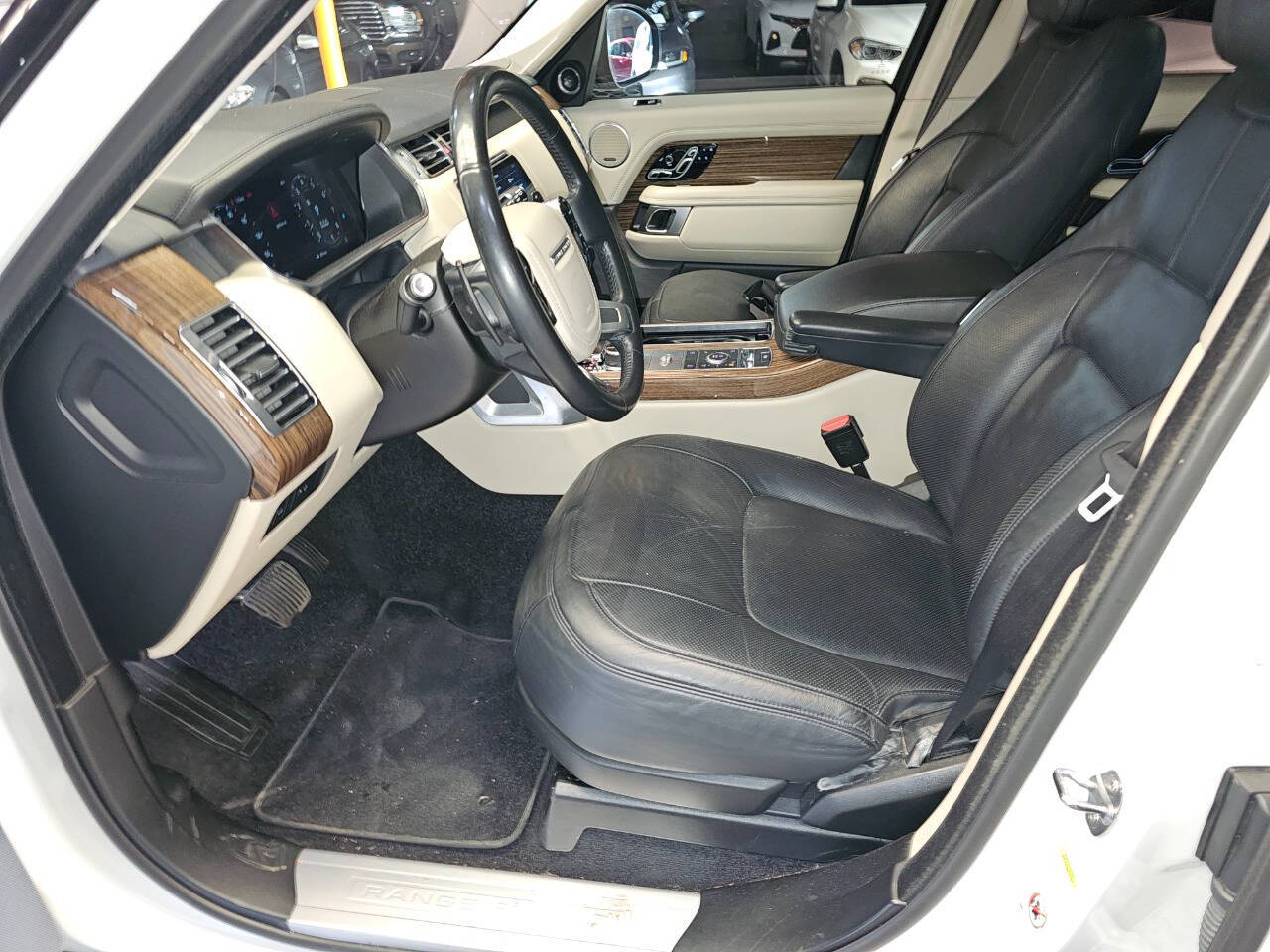2018 Land Rover Range Rover 15