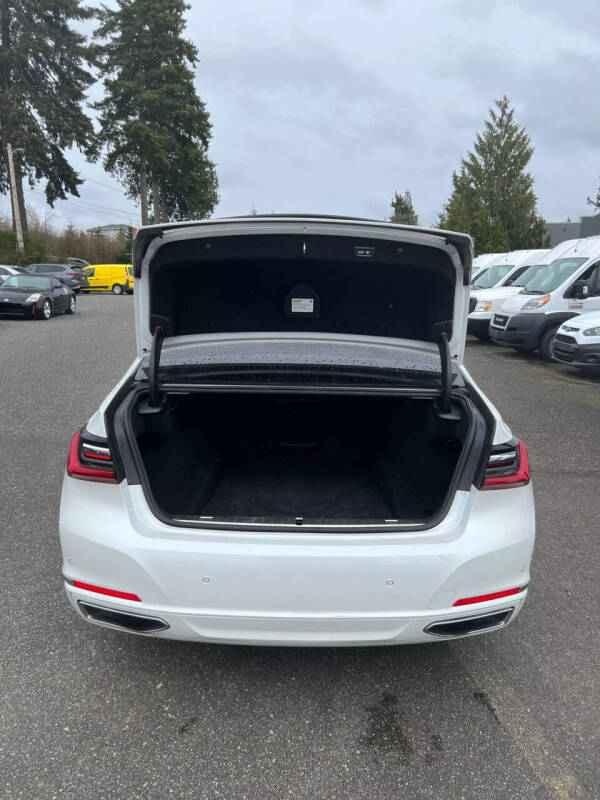 2022 BMW 7 Series 740i