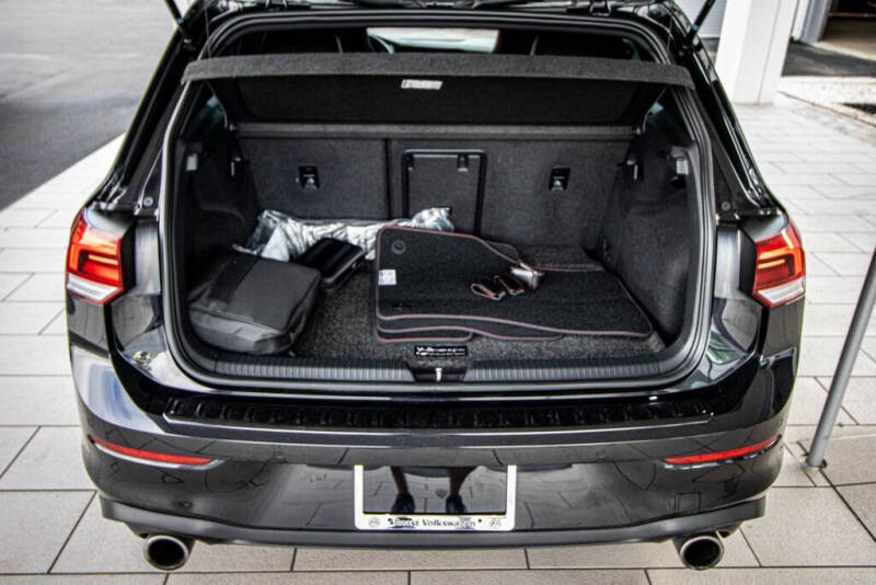 2023 Volkswagen Golf GTI SE