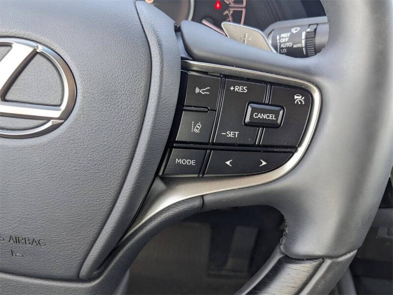 2024 Lexus ES 300h Luxury