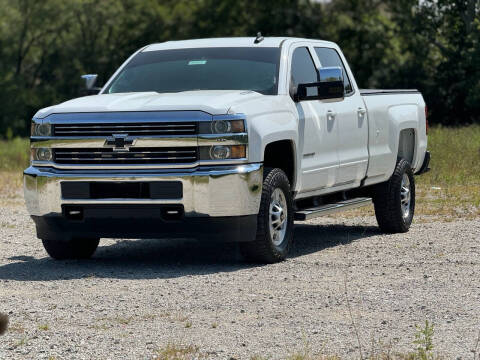 2015 Chevrolet Silverado 2500HD for sale at OVERDRIVE AUTO SALES, LLC. in Clarksville IN