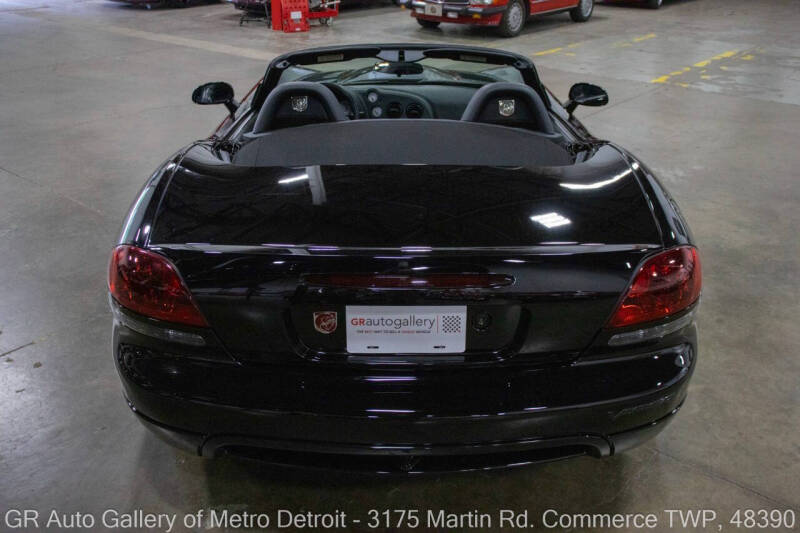 2004 Dodge Viper SRT-10