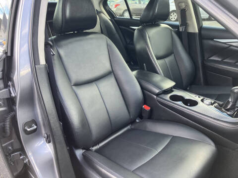 2015 Infiniti Q50 Premium