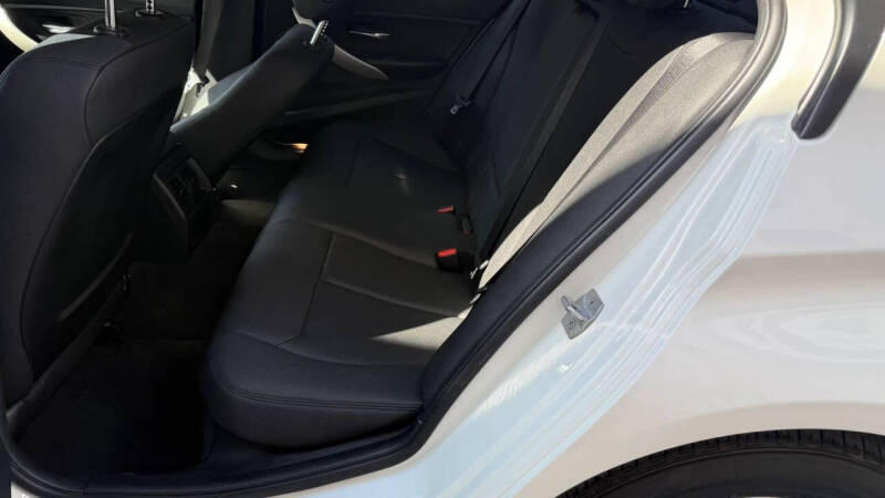 2017 BMW 3 Series 320i