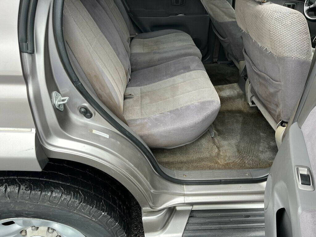 2002 Toyota 4Runner 31