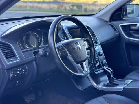 2015 Volvo XC60 T5 Drive-E Premier