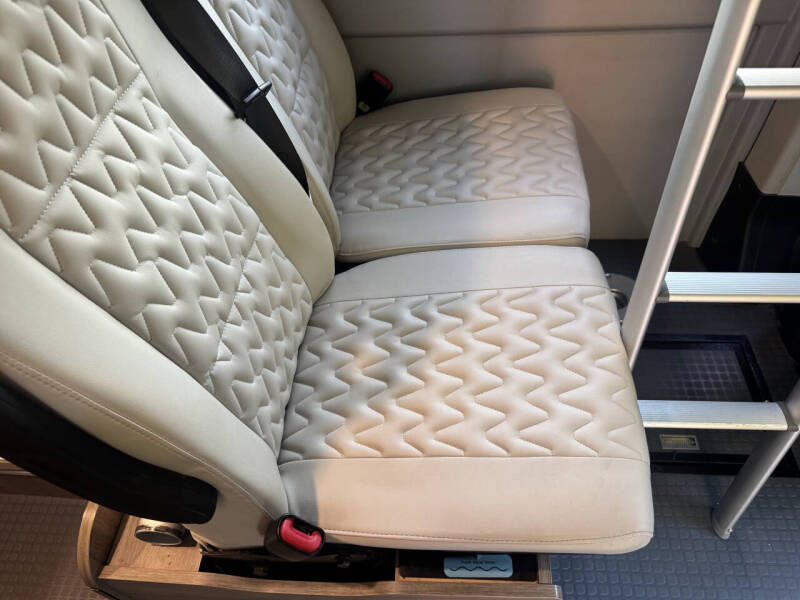2022 Winnebago Solis 59PX