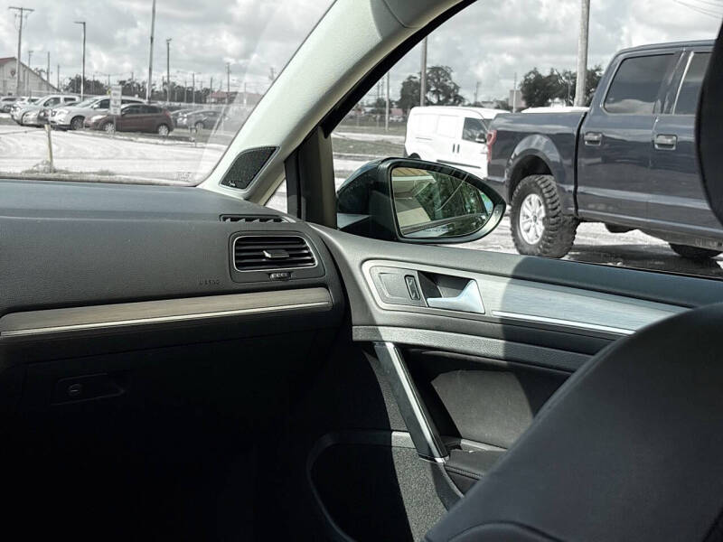 2015 Volkswagen Golf TSI S