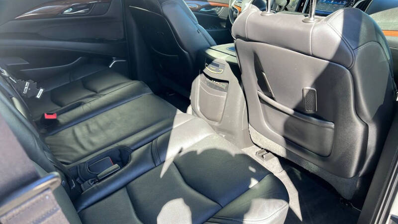 2016 Cadillac Escalade Luxury Collection