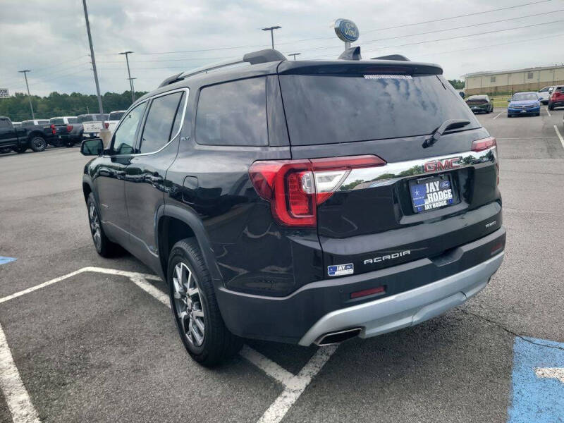 2023 GMC Acadia SLT