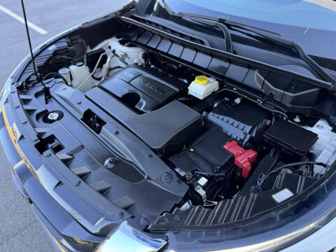 2022 Nissan Pathfinder SV