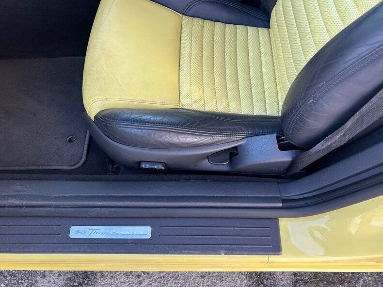 2002 Ford Thunderbird Deluxe