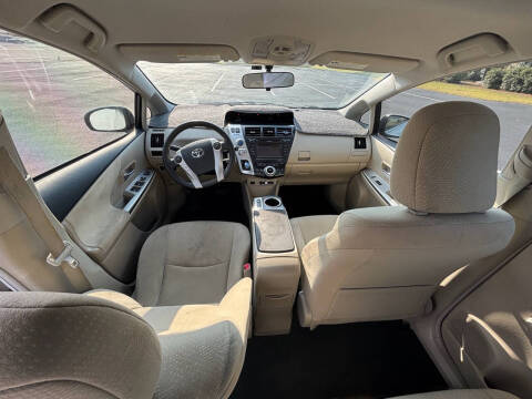 2013 Toyota Prius v Five