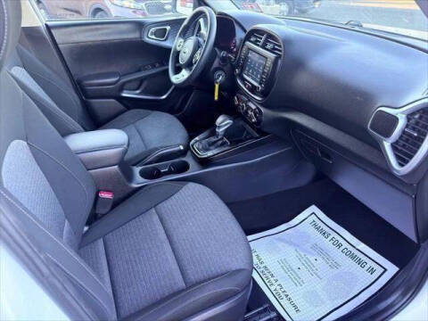 2021 Kia Soul S - Photo 30