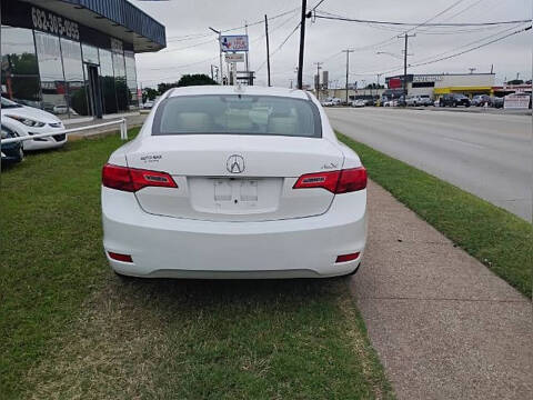 2013 Acura ILX 2.0L w/Premium
