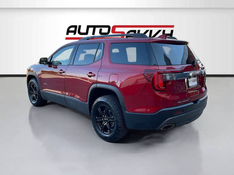 2023 GMC Acadia AT4