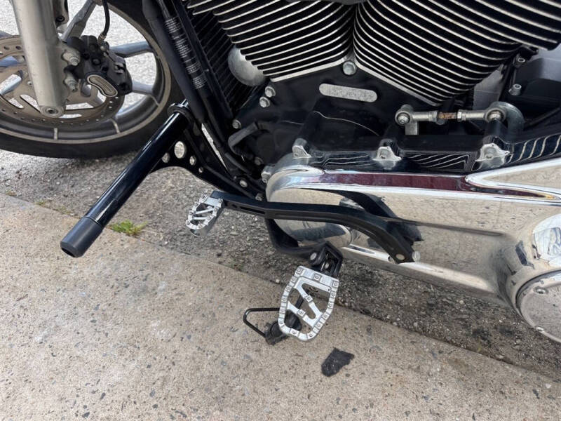 2019 Harley-Davidson FXLR -