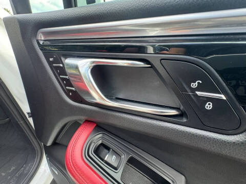 2017 Porsche Macan