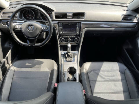 2018 Volkswagen Passat 2.0T SE