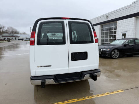 2022 Chevrolet Express 2500