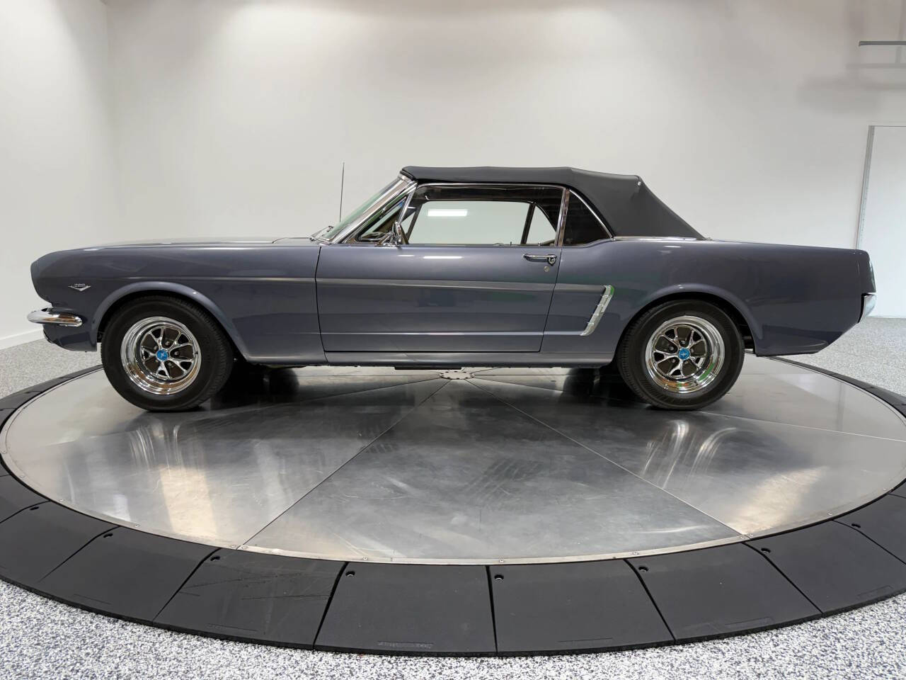 1965 Ford Mustang 12