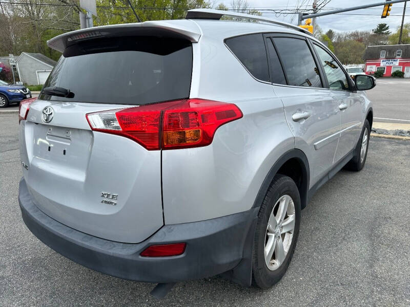 2014 Toyota RAV4 XLE photo 4