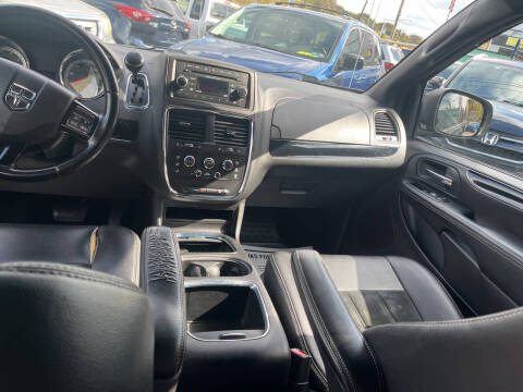 2015 Dodge Grand Caravan SXT Plus