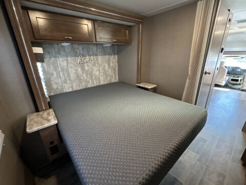 2019 Winnebago Outlook