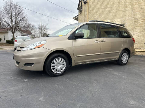 2008 Toyota Sienna for sale at Strong Automotive in Watertown WI