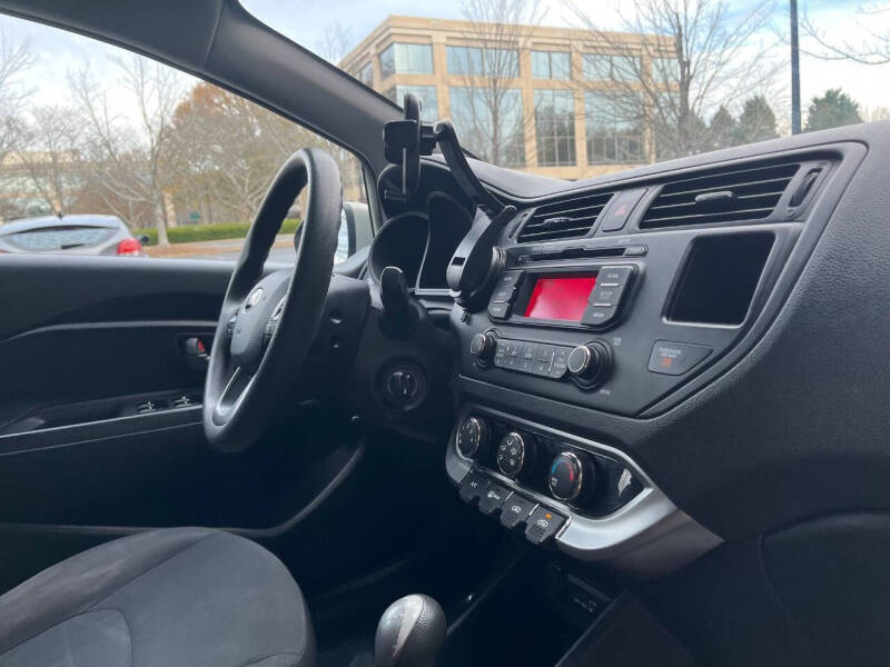 2013 Kia Rio 5-Door LX