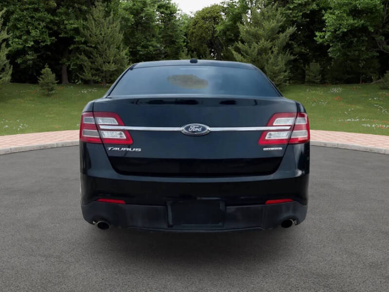 2016 Ford Taurus SE